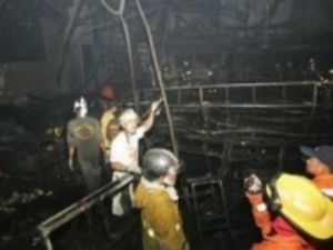 Англичанин, выживший после пожара в ночном клубе в Бангкоке, рассказал, что его жизнь спас "ангел"