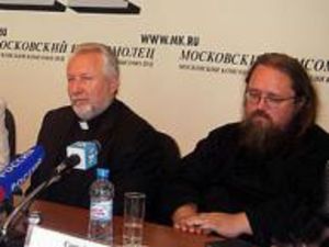 Закон о защите чувств верующих обсудили участники пресс-конференции в "МК"