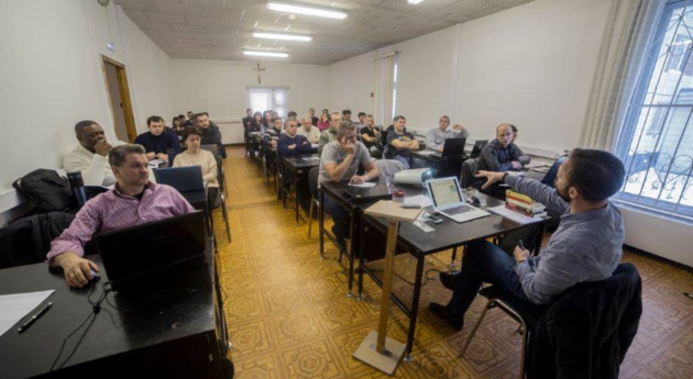 Нужно ли пасторам богословское образование?