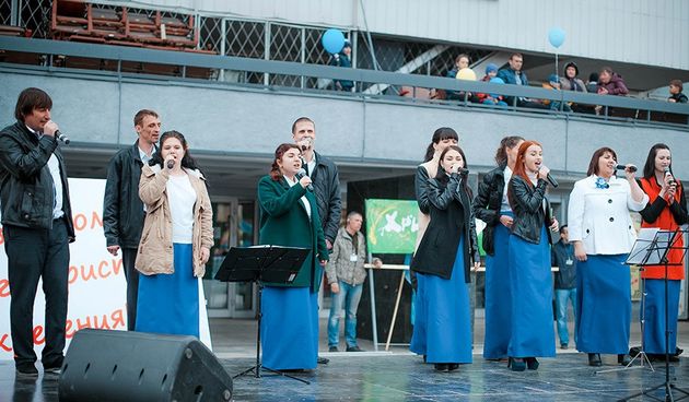 Праздничное Пасхальное шествие в Иркутске