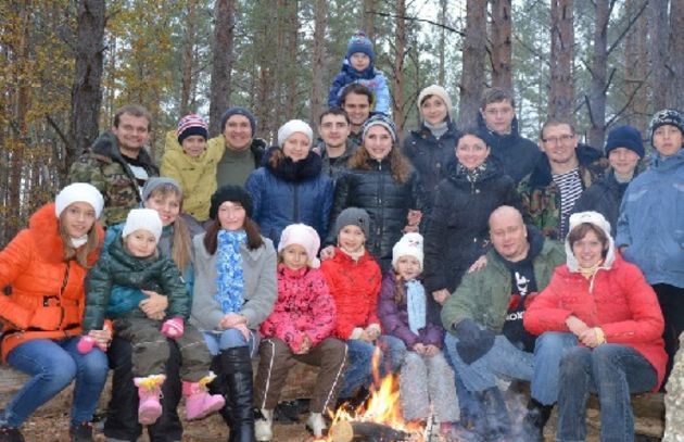 Протестанты восстанавливают лес