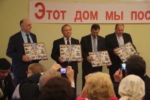 Церковь сожгли... Церковь восстановили!