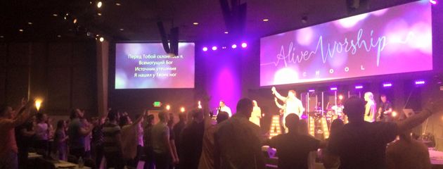 Интервью с основателем школы прославления "ALIVE Worship school"
