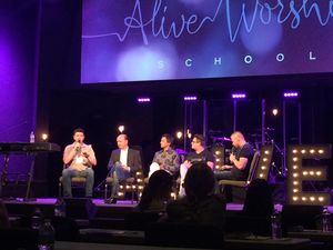Интервью с основателем школы прославления "ALIVE Worship school"