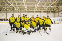 Церковная хоккейная команда вызвала шок у игроков и зрителей