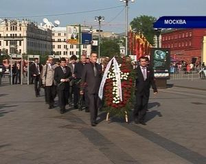 Главы протестантских церквей возложили цветы к вечному огню