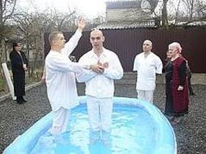 Во Владикавказе 33 человека заключили водный завет с Господом
