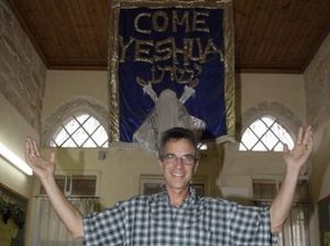 Христиан избили и заставили заплатить за это