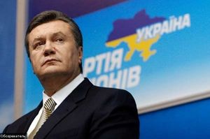 Янукович просит у Бога сил, чтобы поднять Украину из руин
