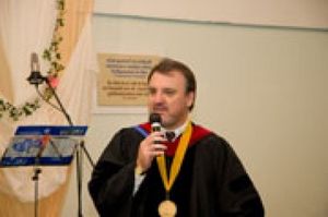 Украинская Евангельская Семинария Богословия выпустила почти шестьдесят служителей