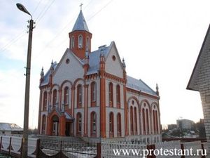 Адвокаты: Недопустимо записывать в «секты» обычных протестантов