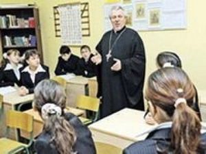 Молодежь воспитают усилиями государства и церкви