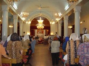 Два взрыва прогремели у церквей в Ираке, ранены десятки человек
